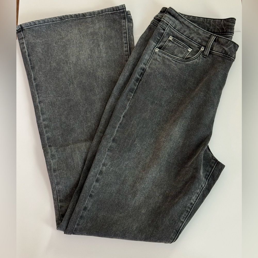 LNDN Women's Black Flared Jeans NWT
